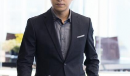 斩东演的电视剧,演绎传奇人生，电视剧中的英雄本色