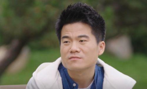 董宇辉娱乐吃瓜酱